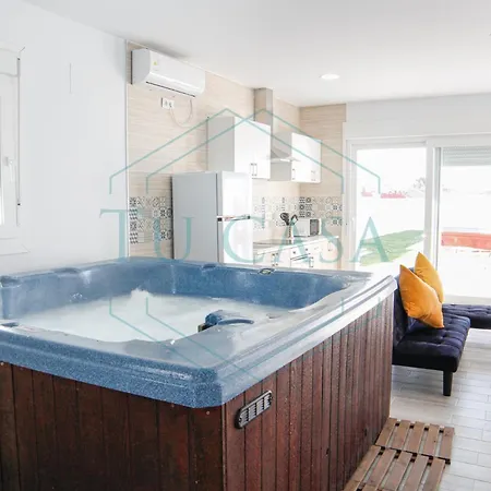 Apartment Coral, Dos Con Piscina Compartida